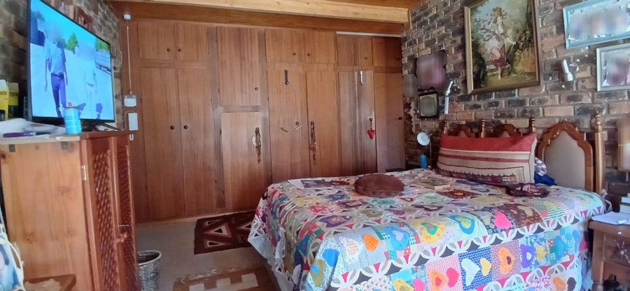 5 Bedroom Property for Sale in La Provance Free State